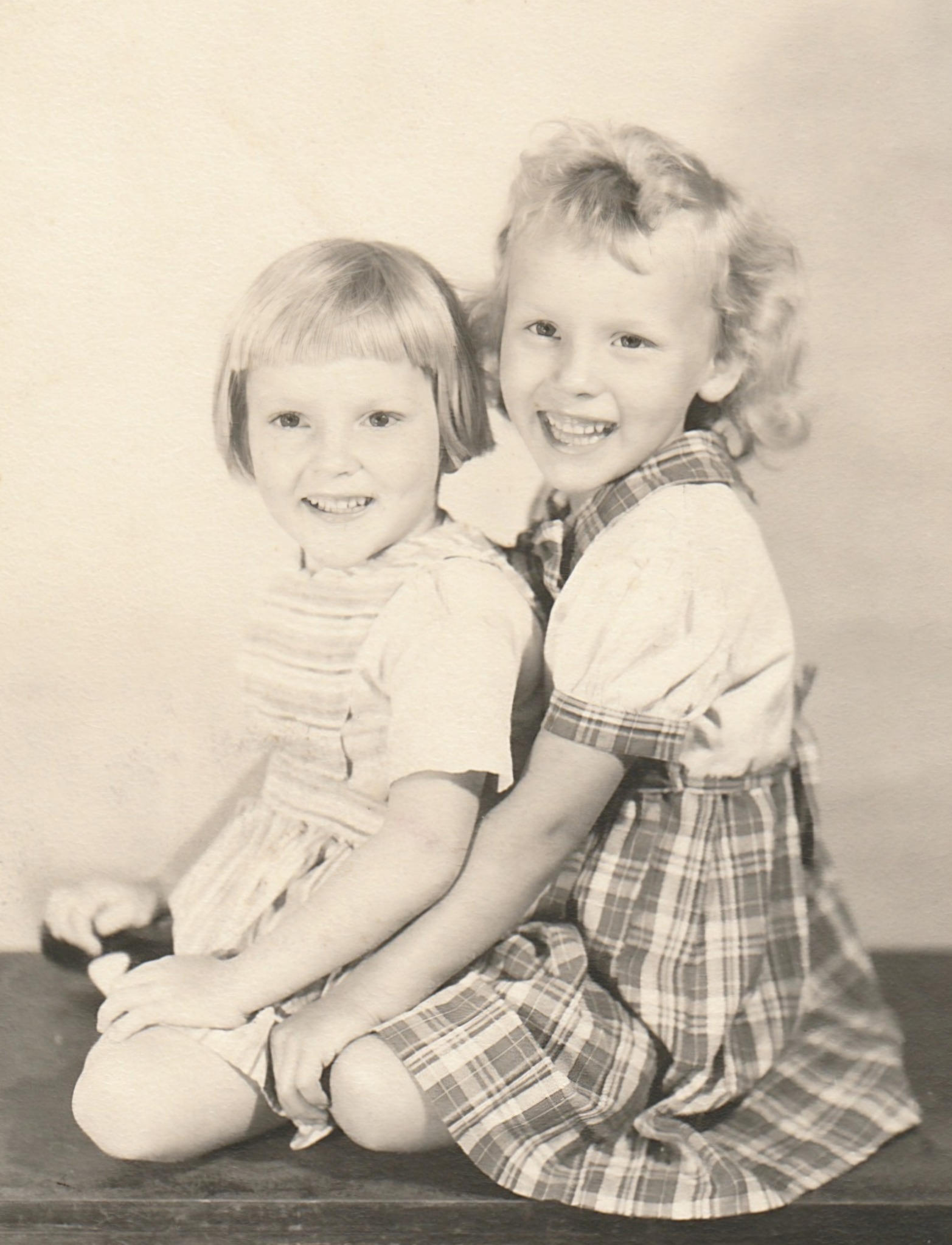 Sharon and Connie as children